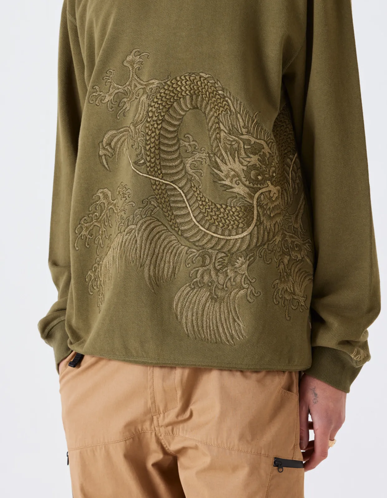 Crew Sweats*Maharishi 4242 Samurai Vs. Dragon Embroidered Crew Sweat Olive/Tonal