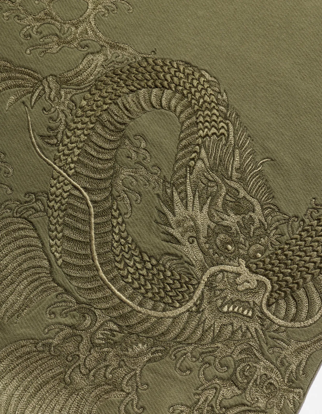 Crew Sweats*Maharishi 4242 Samurai Vs. Dragon Embroidered Crew Sweat Olive/Tonal