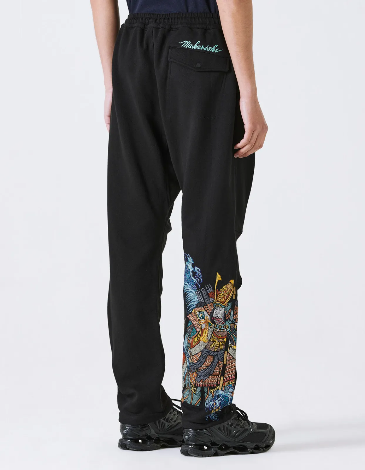 Sweatpants*Maharishi 4247 Samurai Vs. Dragon Embroidered Sweatpants Black