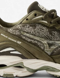 Footwear*Maharishi X Mizuno Fire Phoenix Wave Rider 10 Olive